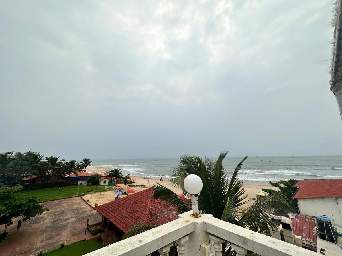 Hotel Salty Waves Baga Exteriör bild